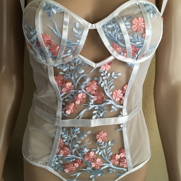 Floral embroidered mesh bodysuit/lingerie - Picture 7 of 7